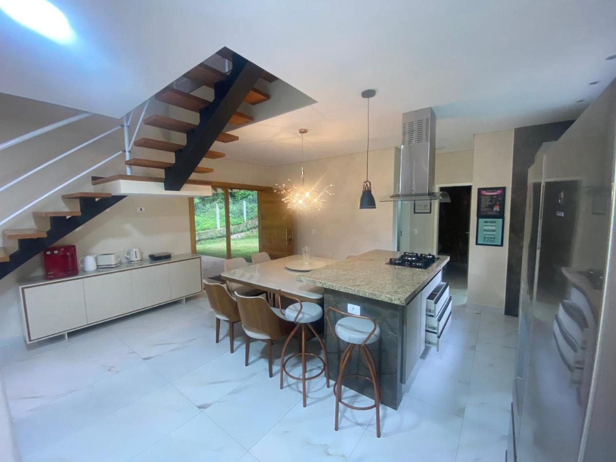 Hostyn Casa Manancial -4 Suites E Natureza Proxima Ao Capivari Кампус-ду-Жордау Экстерьер фото