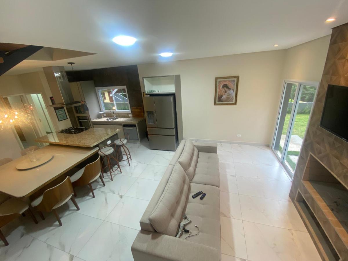Hostyn Casa Manancial -4 Suites E Natureza Proxima Ao Capivari Кампус-ду-Жордау Экстерьер фото
